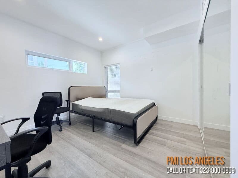 Los Angeles Condo: 1260 1/2 Leighton Avenue