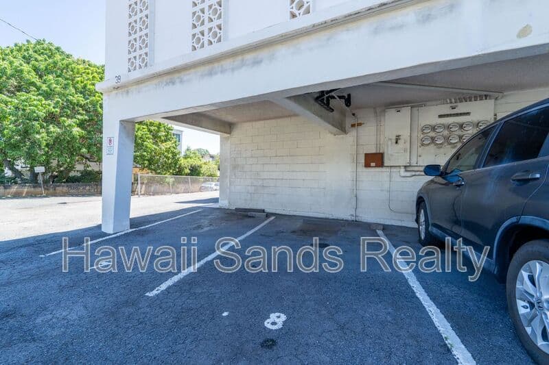 Honolulu House: 39 Hialoa St