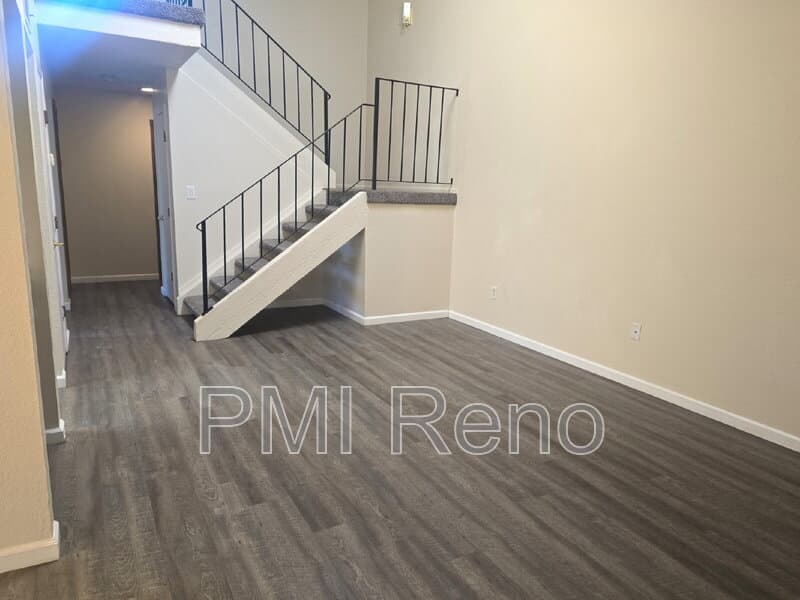 Sparks House: 977 Tyler Way