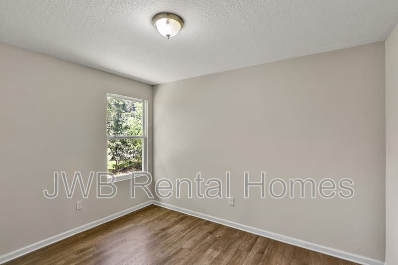 Jacksonville House: 7952 Dekle Ave