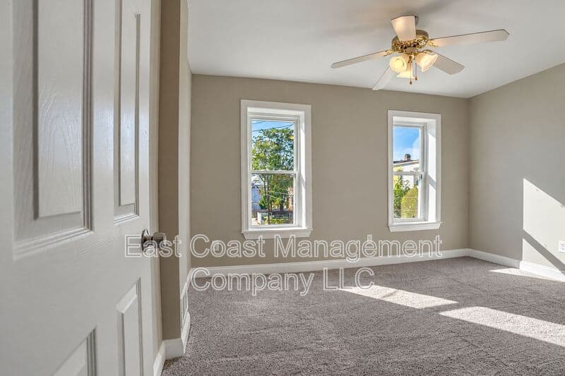 Baltimore House: 1120 N Lakewood Ave