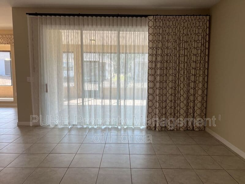 Ocala House: 10376 SW 99th Street
