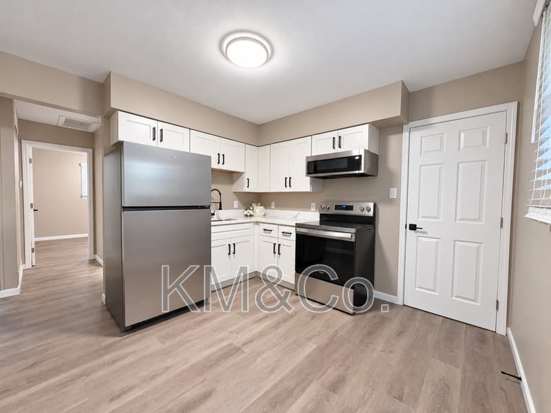 Arnold Condo: 12 Branson