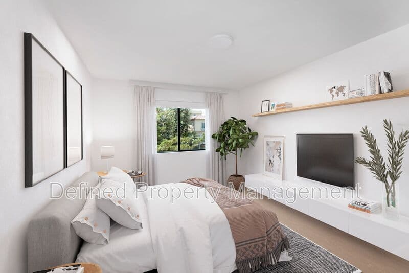 Los Angeles Condo: 1546 Bundy Drive