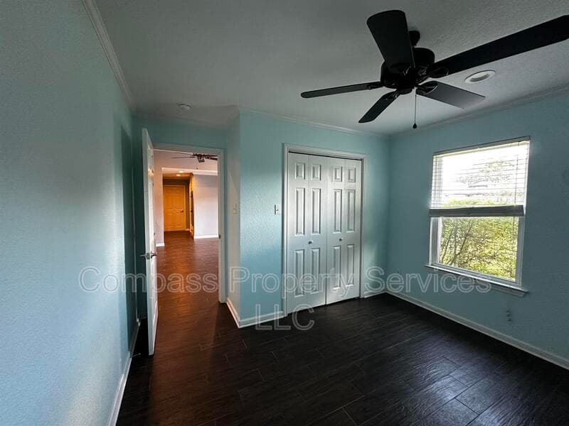 Waco House: 10613 Rayburn Way