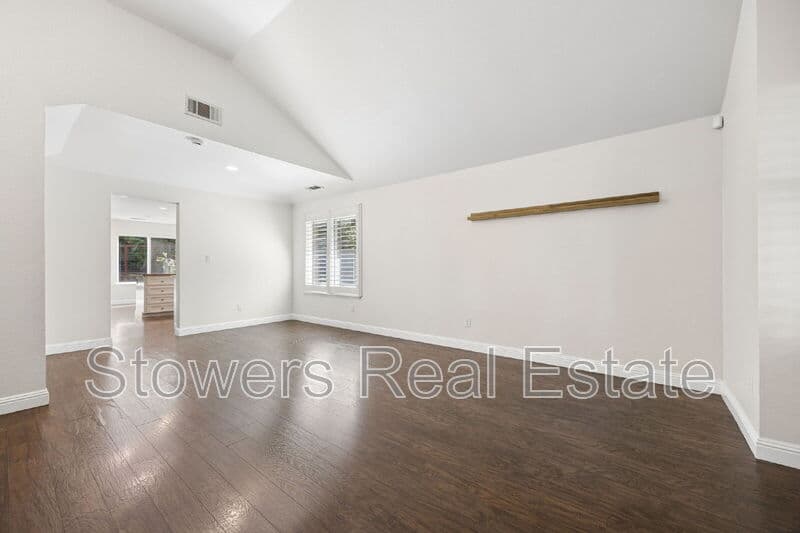 Pleasant Hill House: 26 Driftwood Court