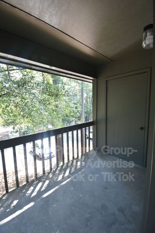Fayetteville House: 1816 Tryon Dr
