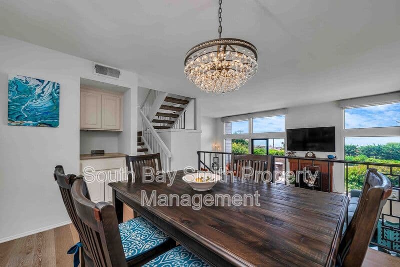 Redondo Beach Condo: 420 Palos Verdes Blvd