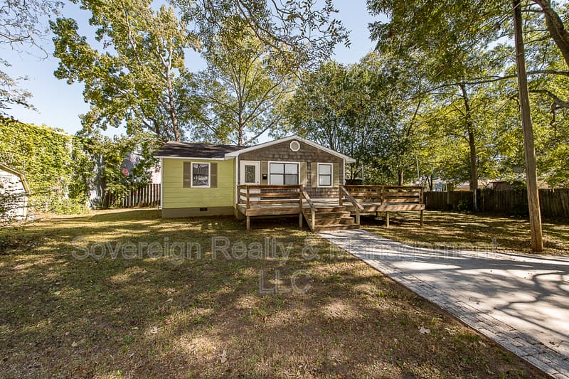 Atlanta House: 568 Stokeswood Ave SE