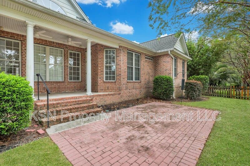 Savannah House: 5 Southernwood Place