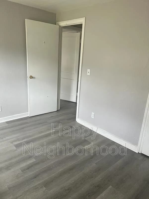 Wallingford House: 153 North Ridgeland Road