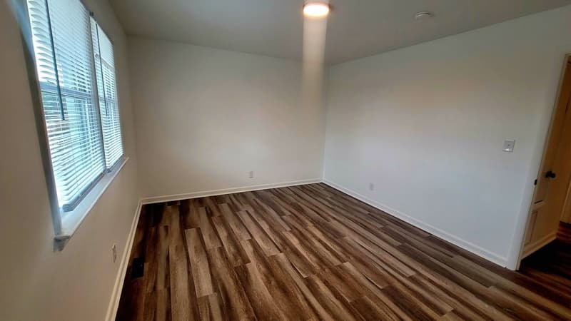 Petersburg Townhome: 1516 W Clara St