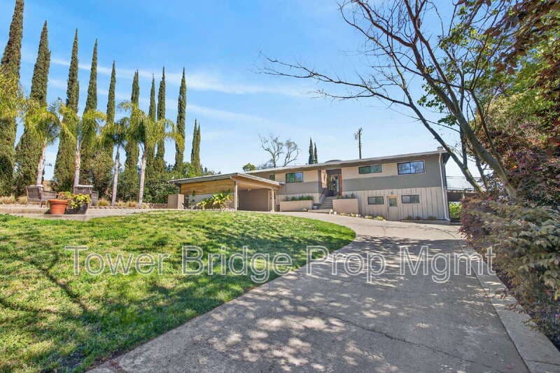 Fair Oaks House: 3937 Orangewood Dr