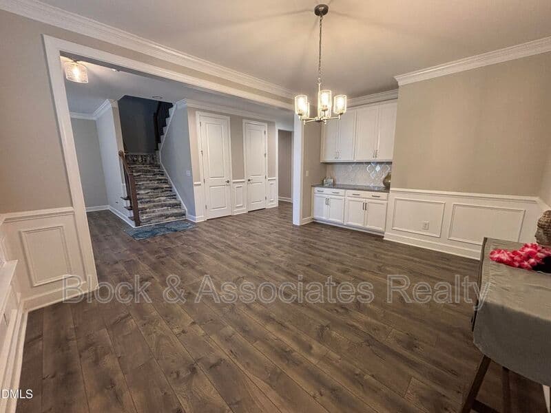 Wake Forest House: 2020 Edens Ridge