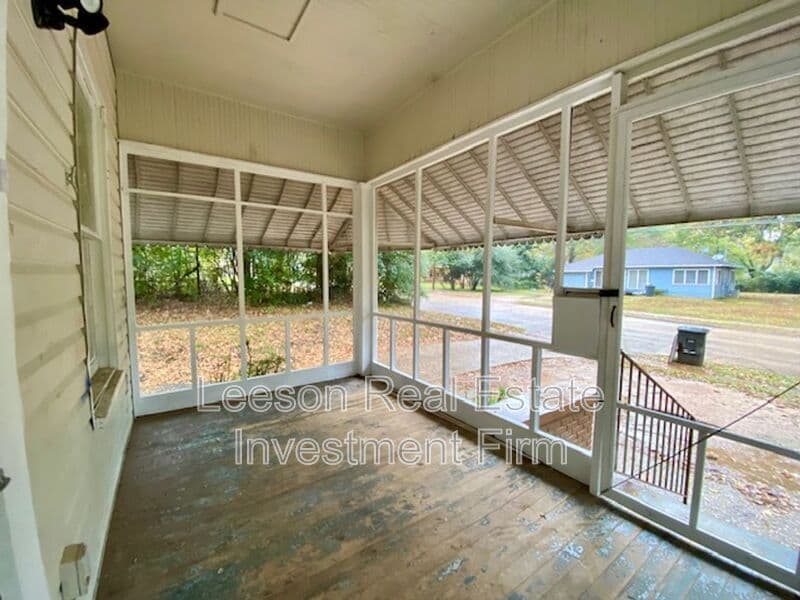 Shreveport House: 135 E Olive Street