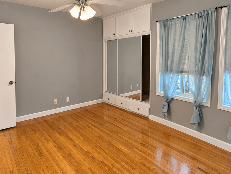 Montrose House: 2274 Luana Lane