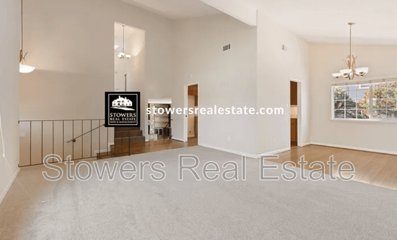 Livermore House: 5461 Arlene Way