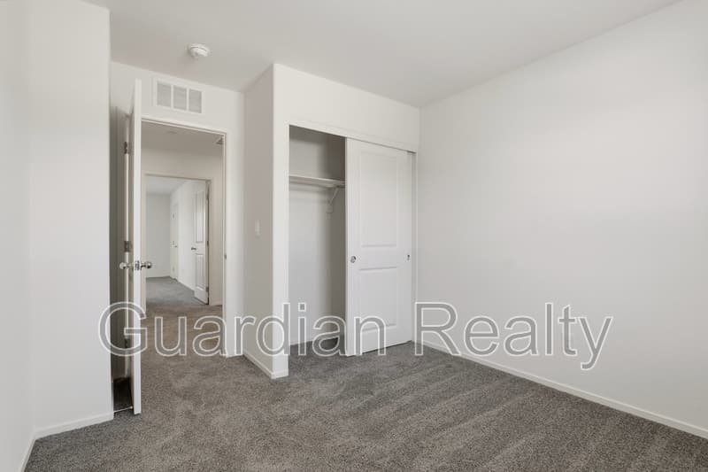 Henderson Townhome: 503 Blue Ridge Cove Ct