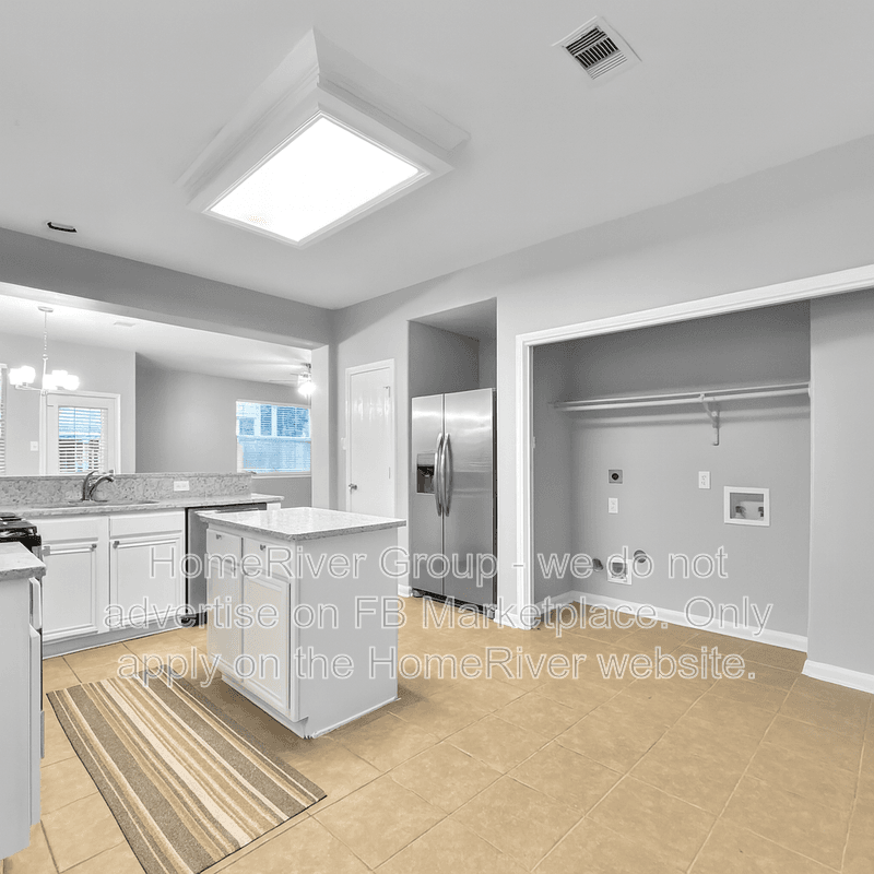 Houston House: 835 Forest Ivy Ln