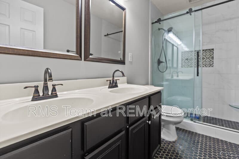 Duluth House: 2315 Hiawassee Dr