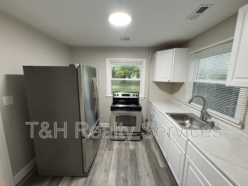 Indianapolis Condo: 5915 East 24th Street