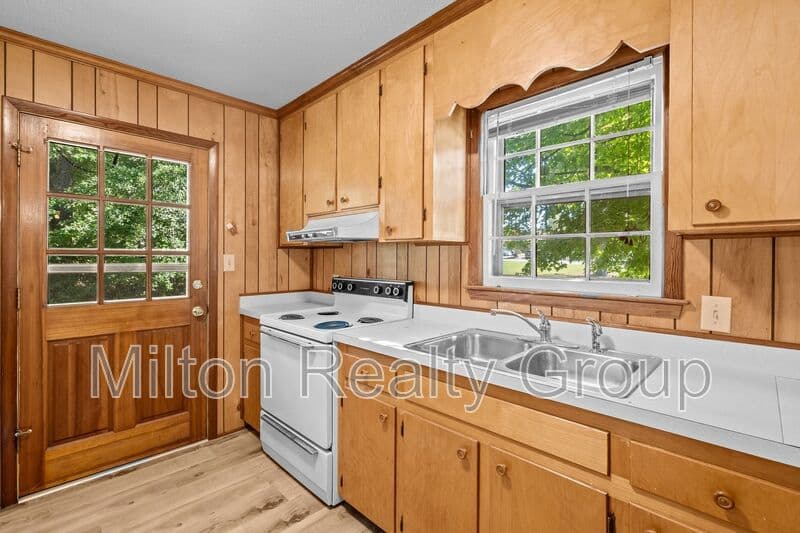Lillington Condo: 16 Parkwood Circle B