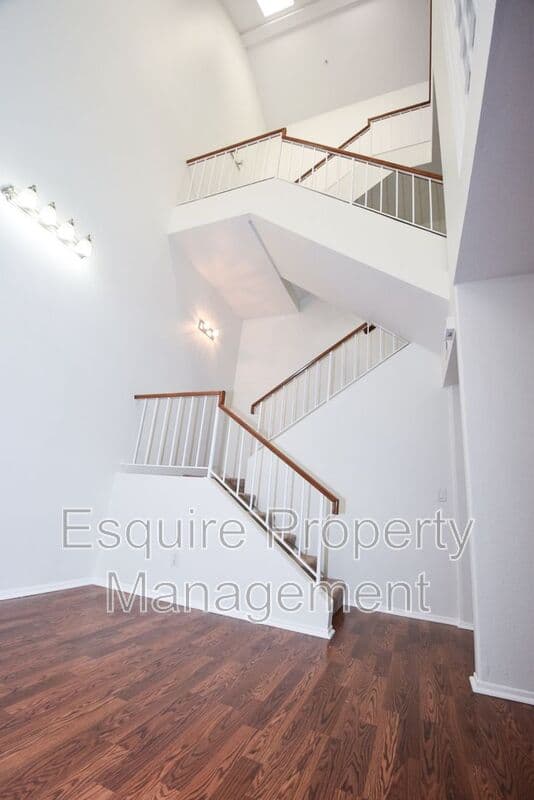 CAMARILLO House: 804 CALLE LOS GATOS