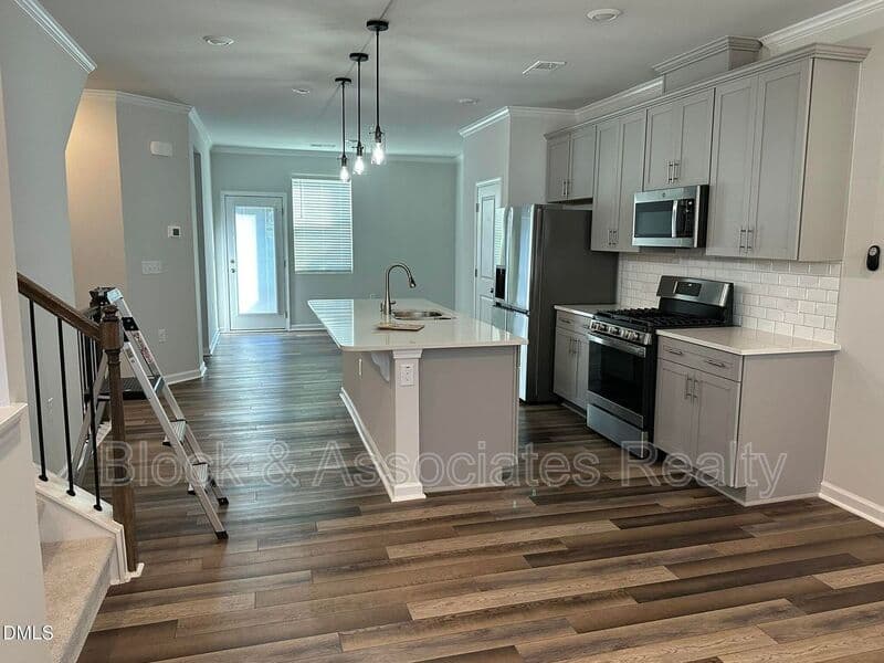 Wake Forest House: 608 Gimari Drive