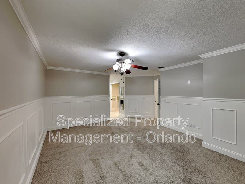 Longwood House: 220 S Fox Chase Pt