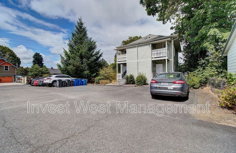 Vancouver House: 2703 E 8 Street