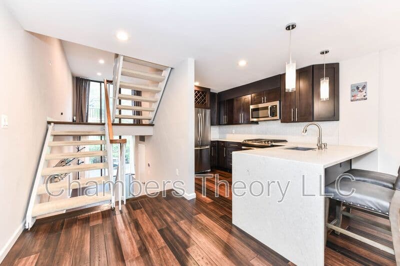 Reston House: 11475 Washington Plz W