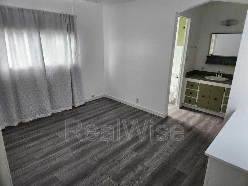Sutherlin House: 2515 Nonpareil Rd