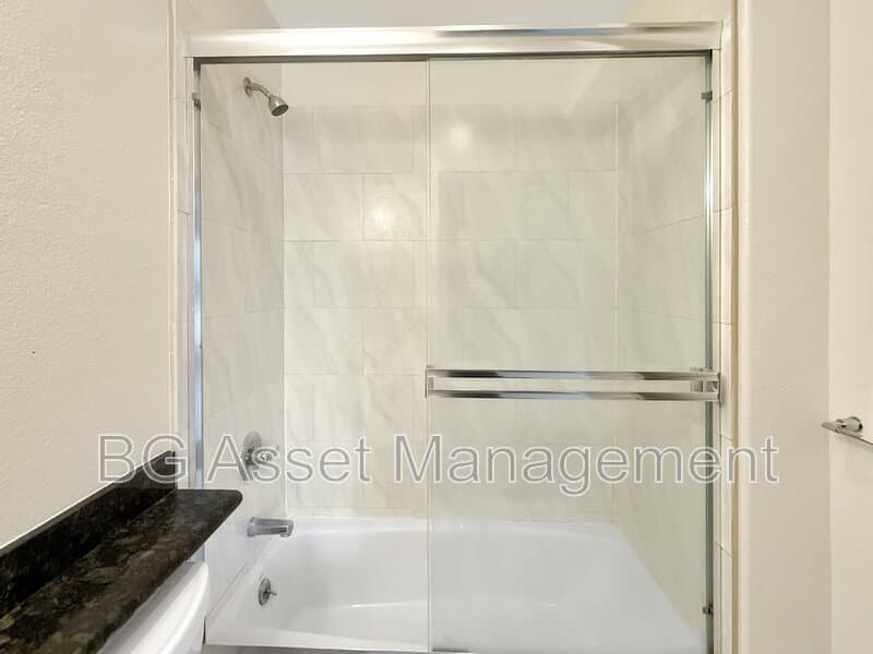 Oakland Condo: 1459 MacArthur Blvd