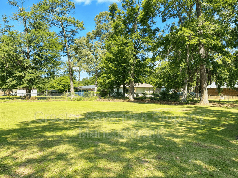 Hinesville House: 627 Georgia Avenue