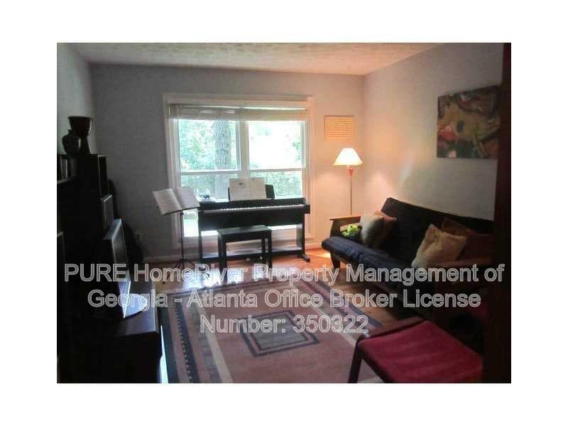 Roswell House: 9160 Martin Rd