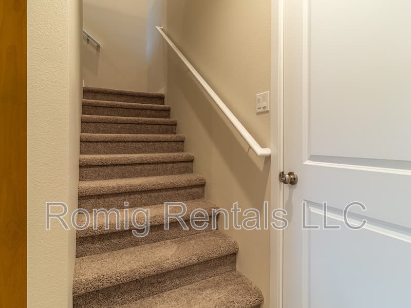 Vancouver House: 18611 Northeast 44th Avenue