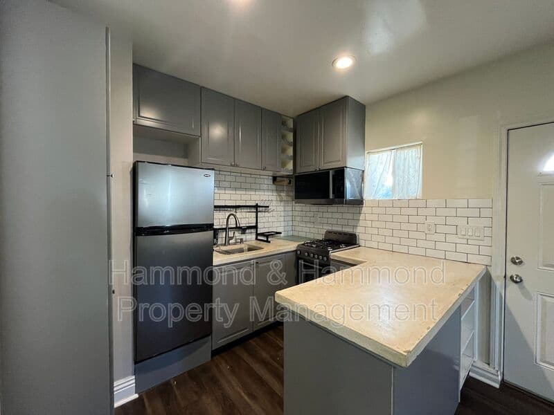 Van Nuys House: 15360 Leadwell St.