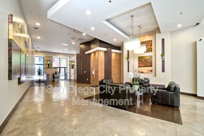 San Diego House: 530 K Street