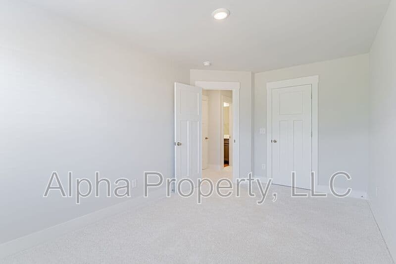Greenville Townhome: 302 Marston Ln