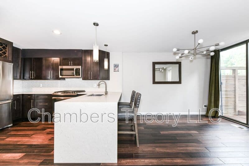 Reston House: 11475 Washington Plz W