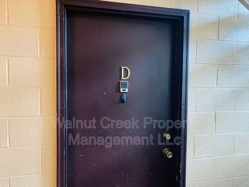 Elyria Condo: 172 Brunswick