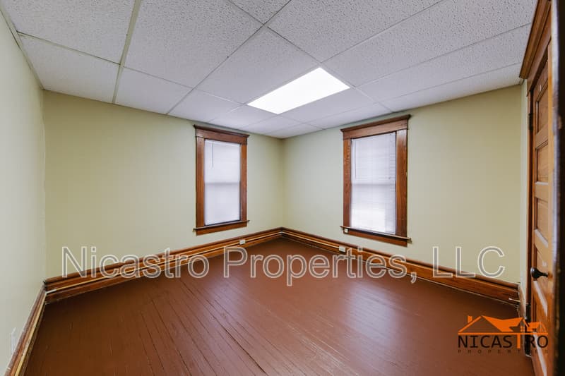 Columbus House: 2064 Indianola Avenue