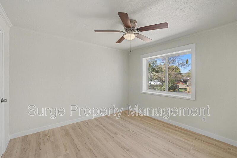 White Settlement Condo: 9021 White Settlement Road