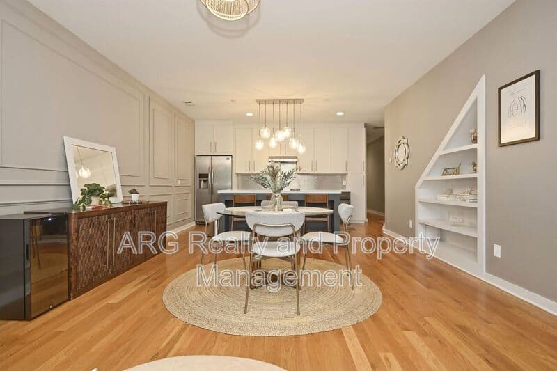 Atlanta House: 472 Martin Street SE