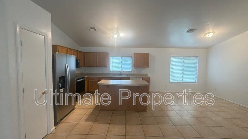 Glendale House: 7145 W Maryland Ave