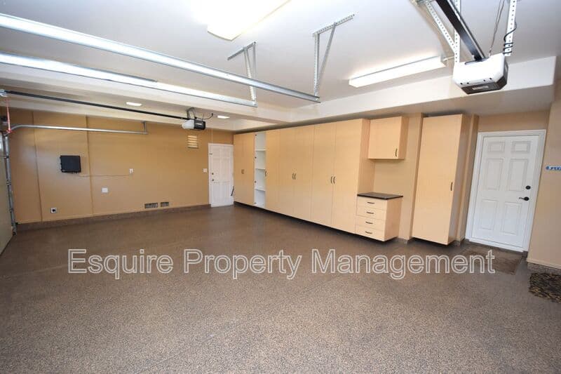 LAKE SHERWOOD House: 1674 BUSHGROVE CT