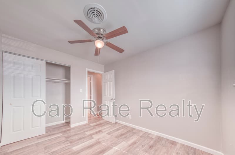 Columbus House: 3738 Arkwood Ct
