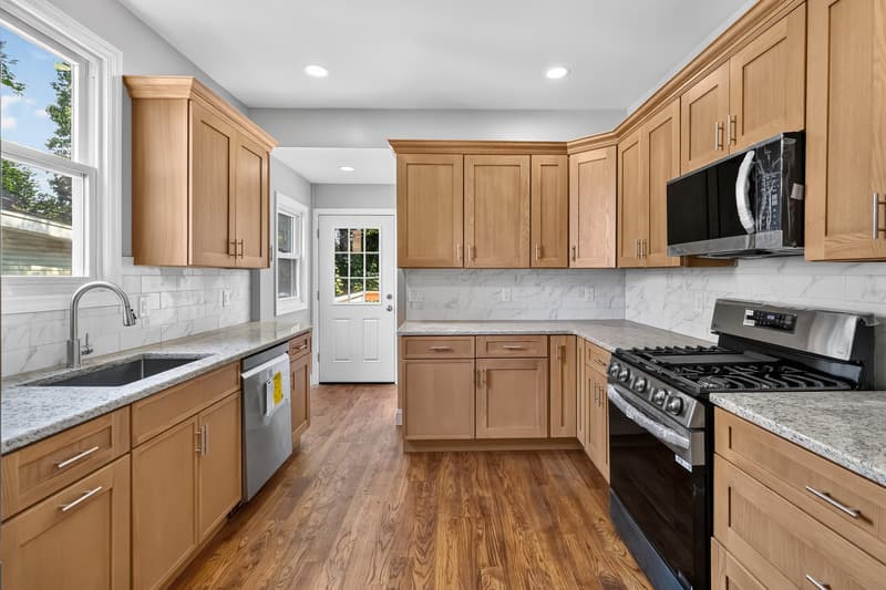 Montclair House: 99 Lincoln Street