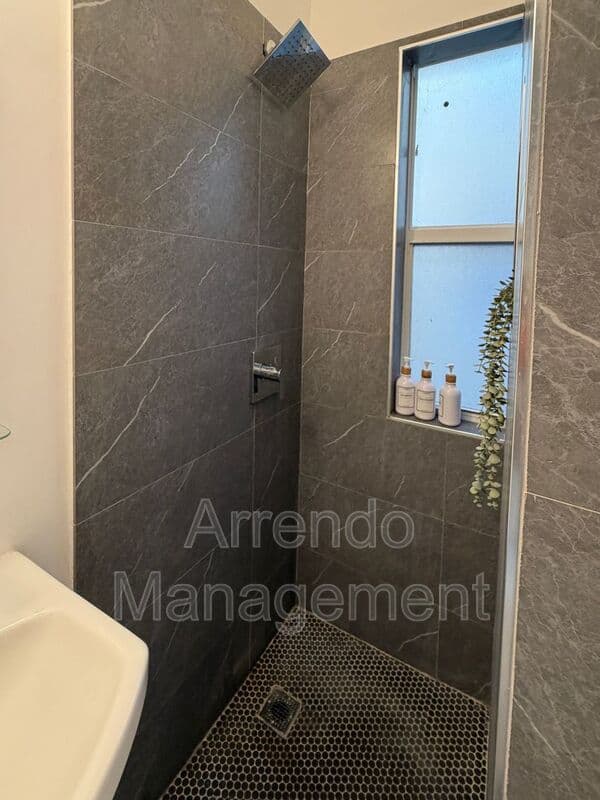 Coral Gables House: 126 Mendoza Ave