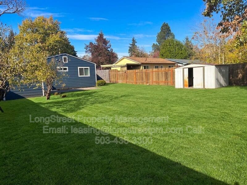 Portland House: 8114 SE 63rd Ave